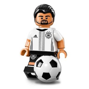 71014 11 voetballer rugnr. 6 met bal